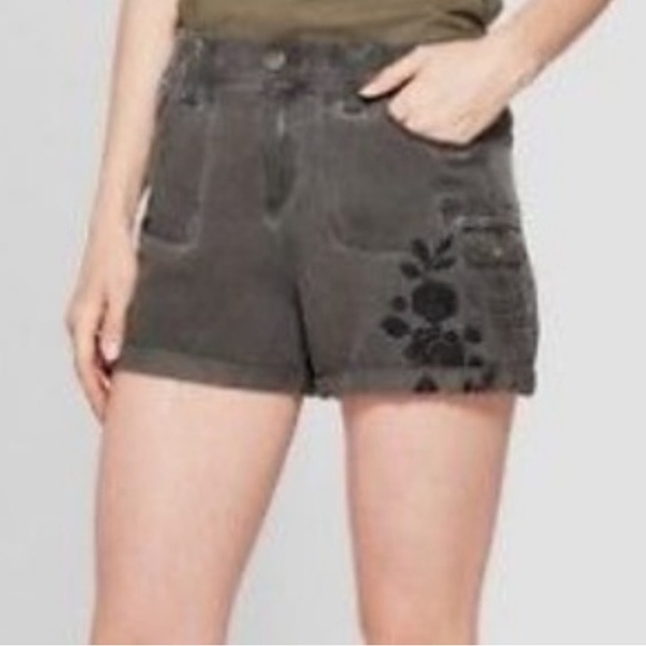 Knox Rose Women’s M Olive Green Embroidered Cuffed Cargo Shorts, Green Shorts - Picture 10 of 10